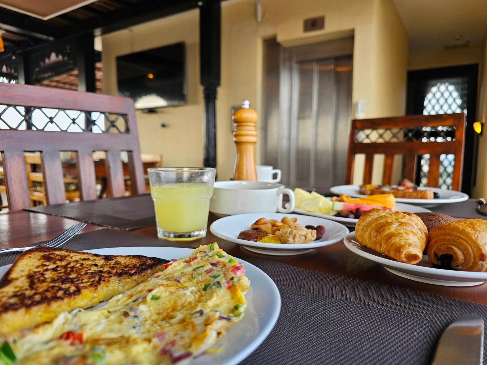 Hotel Golden Tulip Stone Town Boutique 4*